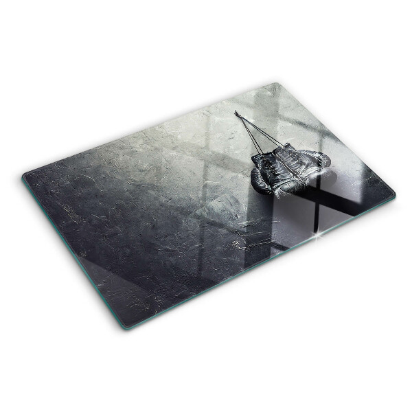 Tabla para cortar Un sillón en un interior minimalista.