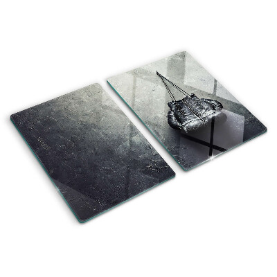 Tabla para cortar Un sillón en un interior minimalista.