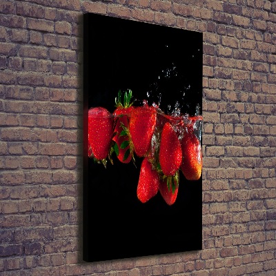 Impresión en lienzo vertical Fresas en agua