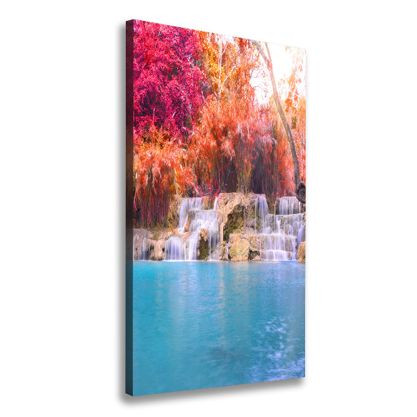 Fotografía en lienzo vertical Cascada en el bosque