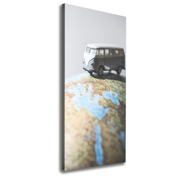 Cuadro canvas decorativo para salón vertical Furgoneta en un globo terráqueo