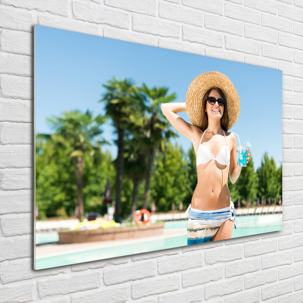 Foto en cristal de alta calidad con impresión uv horizontal Mujer junto a la piscina