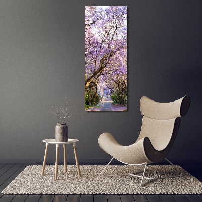 Cuadro decorativo en cristal con canto pulido vertical Camino de Jacaranda