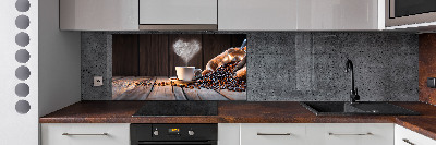 Salpicadero de cocina Una taza de café