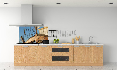 Panel antisalpicaduras El timón de un yate