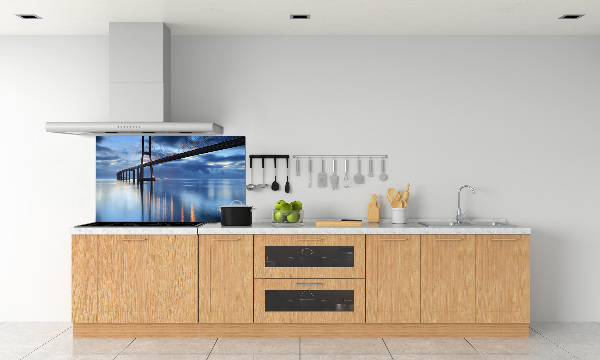 Panel antisalpicaduras Puente iluminado