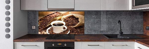 Salpicadero de cocina Una taza de café