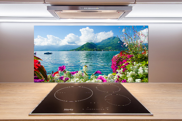 Salpicadero de cocina Flores junto al lago