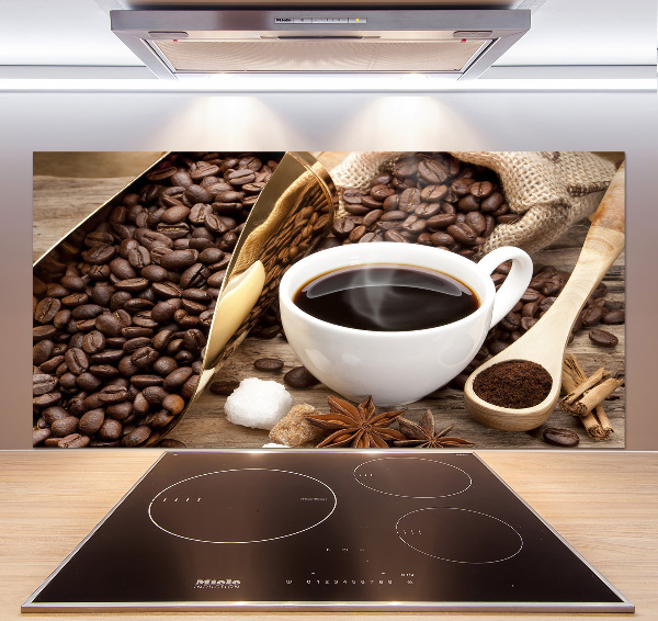 Salpicadero de cocina Una taza de café