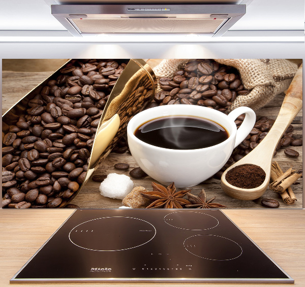 Salpicadero de cocina Una taza de café