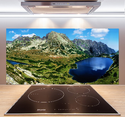 Salpicadero de cocina Un valle en las montañas