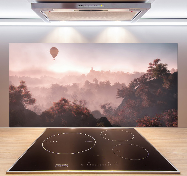 Panel de pared de cocina Globo sobre el bosque