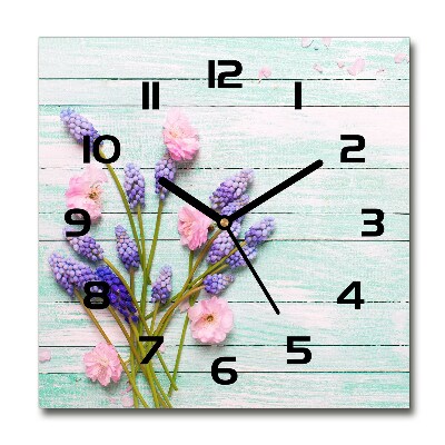 Reloj de pared cuadrado Lavanda sobre madera