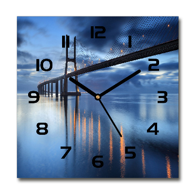Reloj cuadrado Puente iluminado