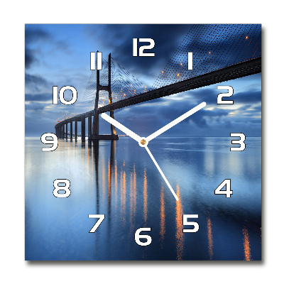 Reloj cuadrado Puente iluminado