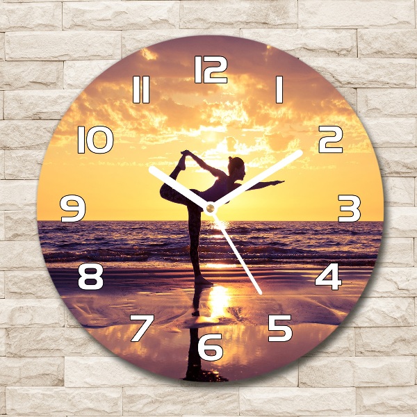 Reloj de cristal redondo Yoga en la playa