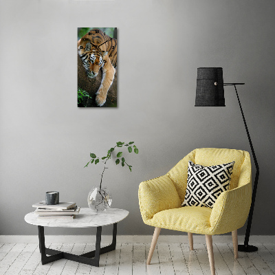 Reloj de vidrio vertical Tigre en un árbol