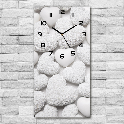 Reloj de vidrio vertical Fondo de corazón blanco