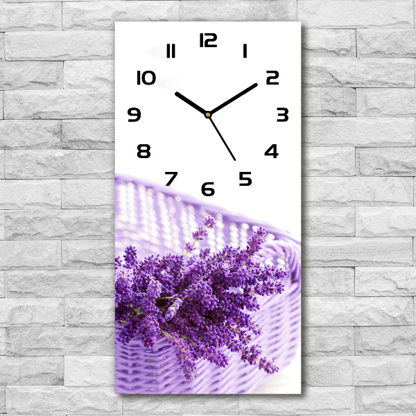 Reloj rectangular Lavanda en una cesta
