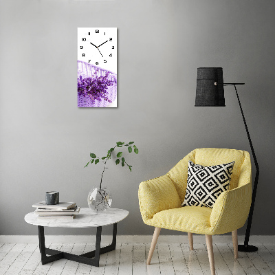 Reloj rectangular Lavanda en una cesta
