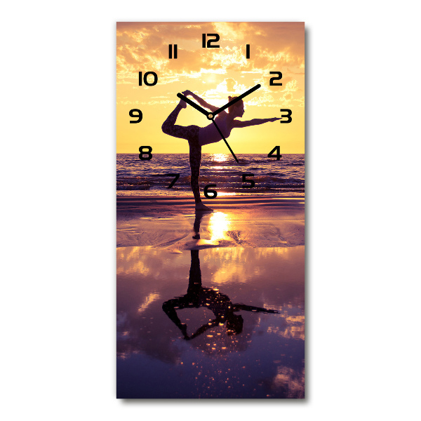 Reloj de cristal vertical Yoga en la playa