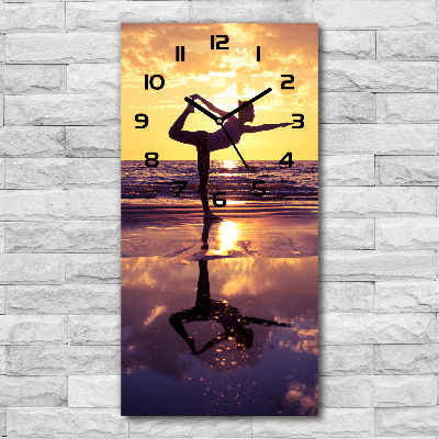 Reloj de cristal vertical Yoga en la playa