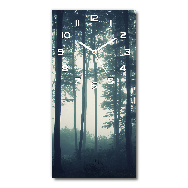 Reloj vertical Niebla en el bosque