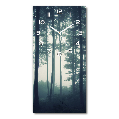 Reloj vertical Niebla en el bosque