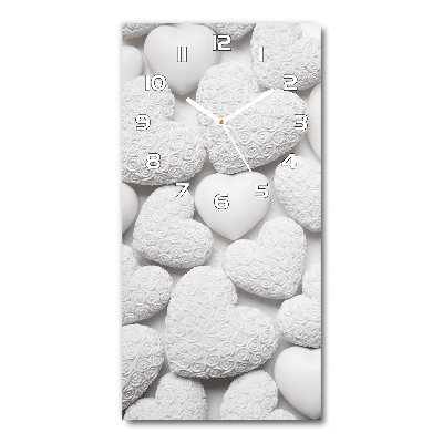Reloj vertical Fondo de corazón blanco