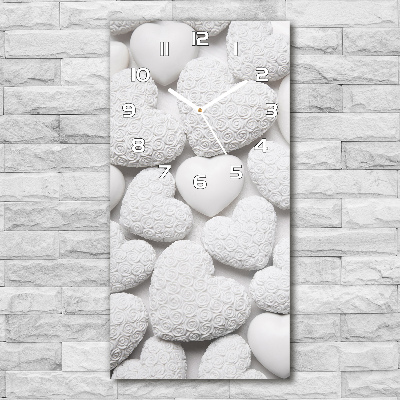 Reloj vertical Fondo de corazón blanco