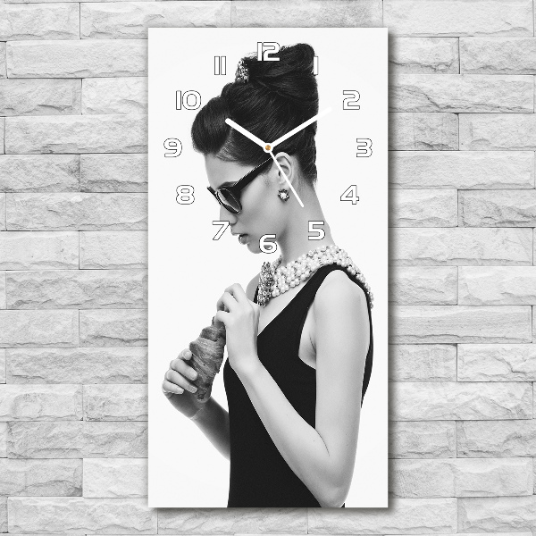 Reloj vertical Mujer con gafas