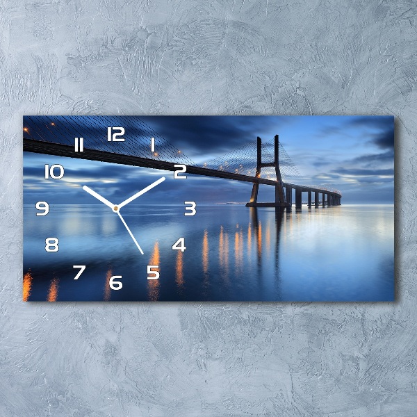 Reloj de cristal horizontal Puente iluminado