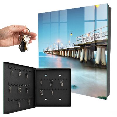 Armario para llaves con diseño de muelle junto al mar