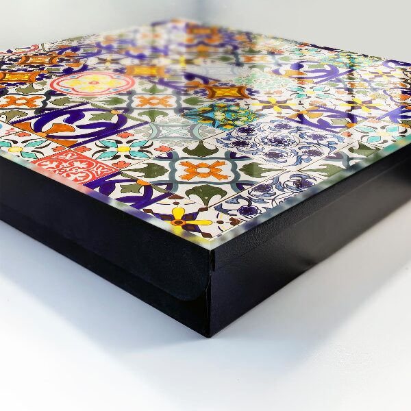 Caja para llaves con diseño de azulejos coloridos
