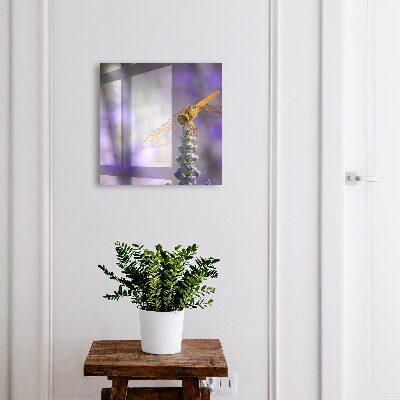 Caja para llaves con diseño de libélula sobre una flor