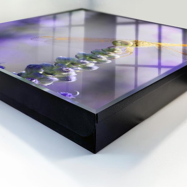 Caja para llaves con diseño de libélula sobre una flor