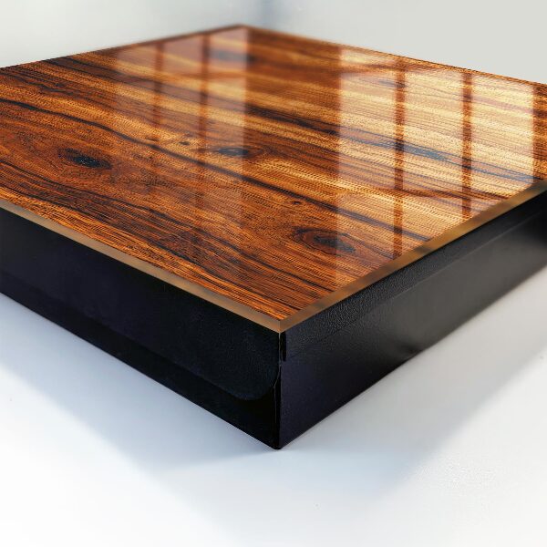 Armario para llaves con acabado de textura de madera