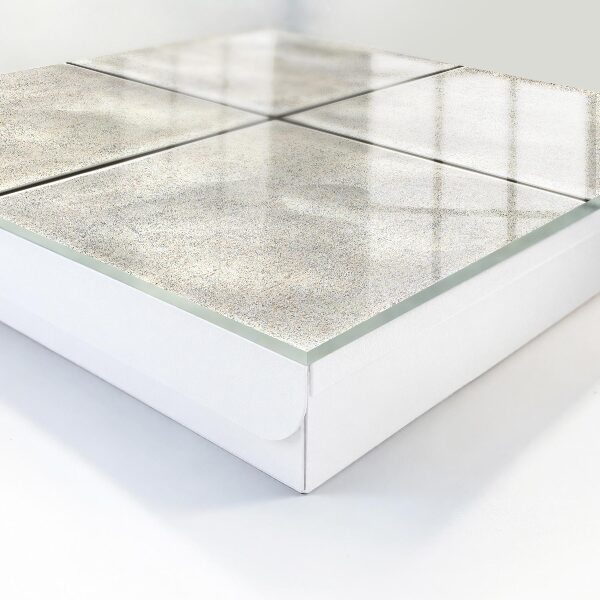 Caja para llaves de azulejos beige
