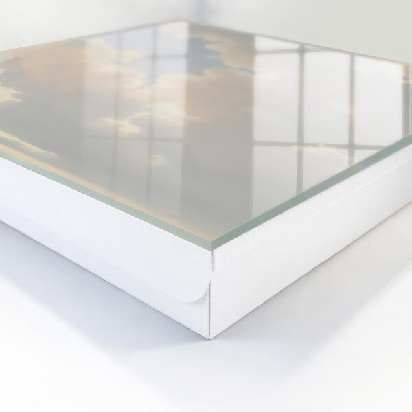 Caja para llaves con diseño de nubes en el cielo