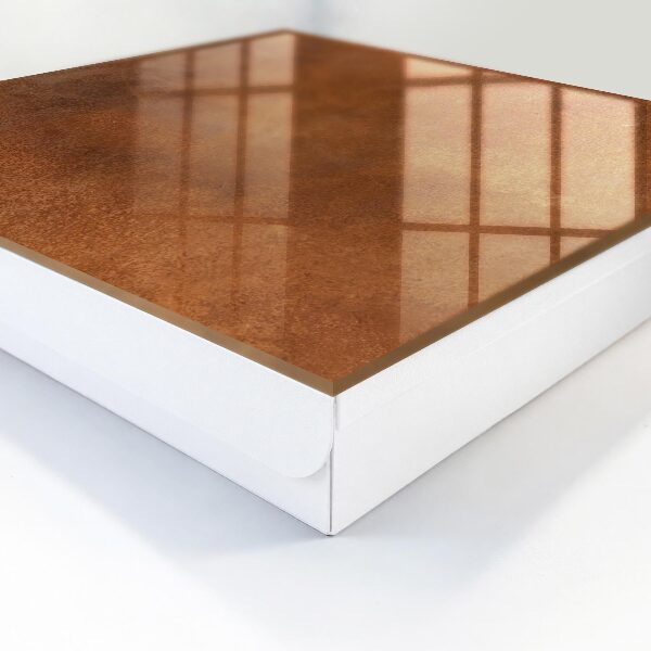 Caja para llaves de color marrón con textura