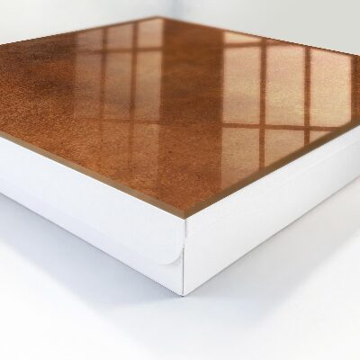 Caja para llaves de color marrón con textura