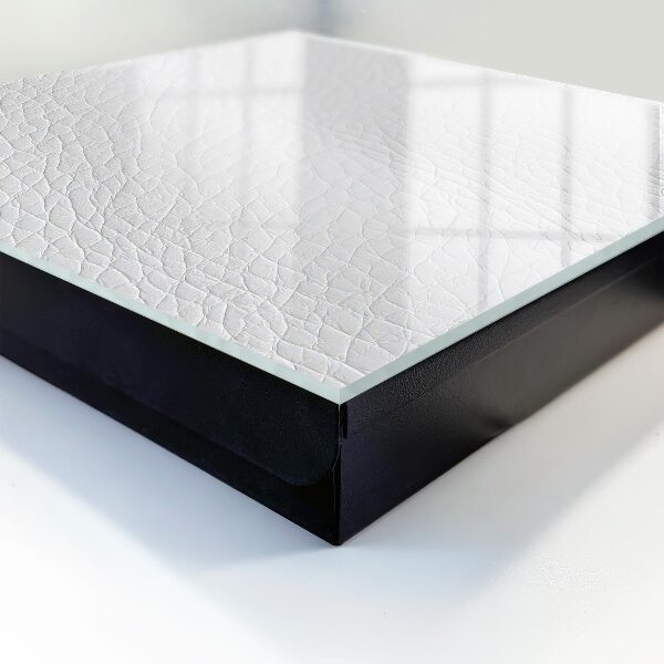 Caja para llaves con textura de piel clara
