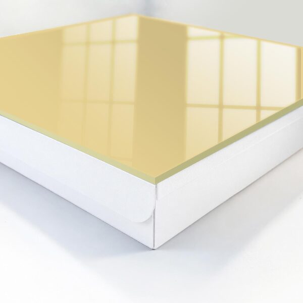 Armario para llaves de color beige amarillento