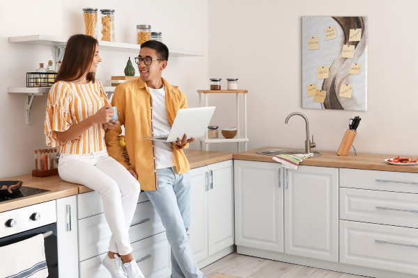 Decoración pizarra de corcho Ondas elegantes en tonos marrones