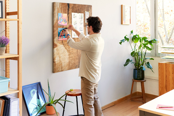 Tablero de corcho para pared Diseño de madera natural en tonos cálidos