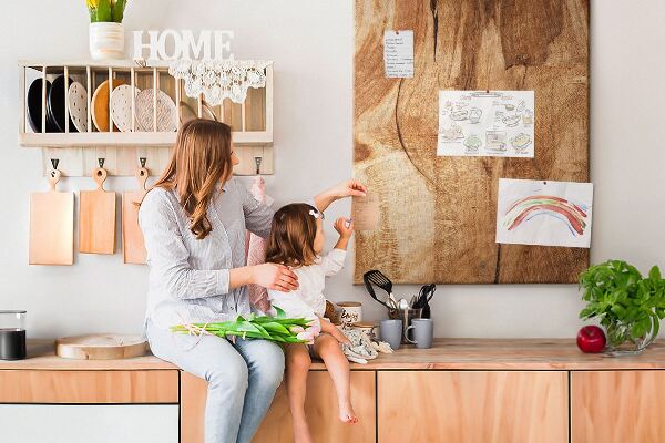 Tablero de corcho para pared Diseño de madera natural en tonos cálidos