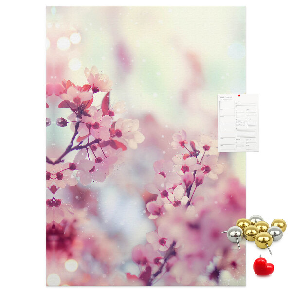Tablero de corcho para pared Detalles florales en tonos delicados.