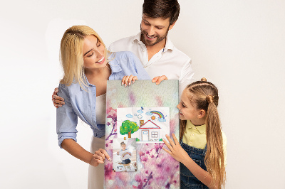 Tablero de corcho para pared Detalles florales en tonos delicados.