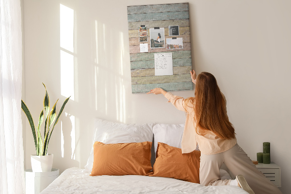 Tablero de corcho para pared tablas rústicas en tonos pastel