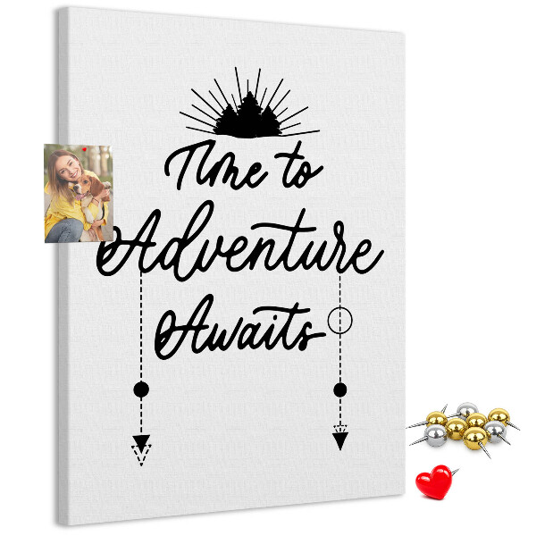Tablero de corcho para pared Es hora de una aventura con una inscripción inspiradora.